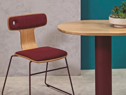 Giới thiệu mẫu ghế ván ép uốn cong More có thiết kế không đối xứng