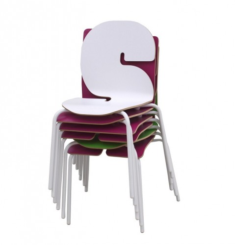 Bộ sưu tập ghế uốn cong theo mẫu chữ cái dành cho trẻ em