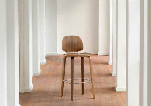 Mẫu ghế quầy bar phủ veneer cao cấp với thiết kế sang trọng, hiện đại